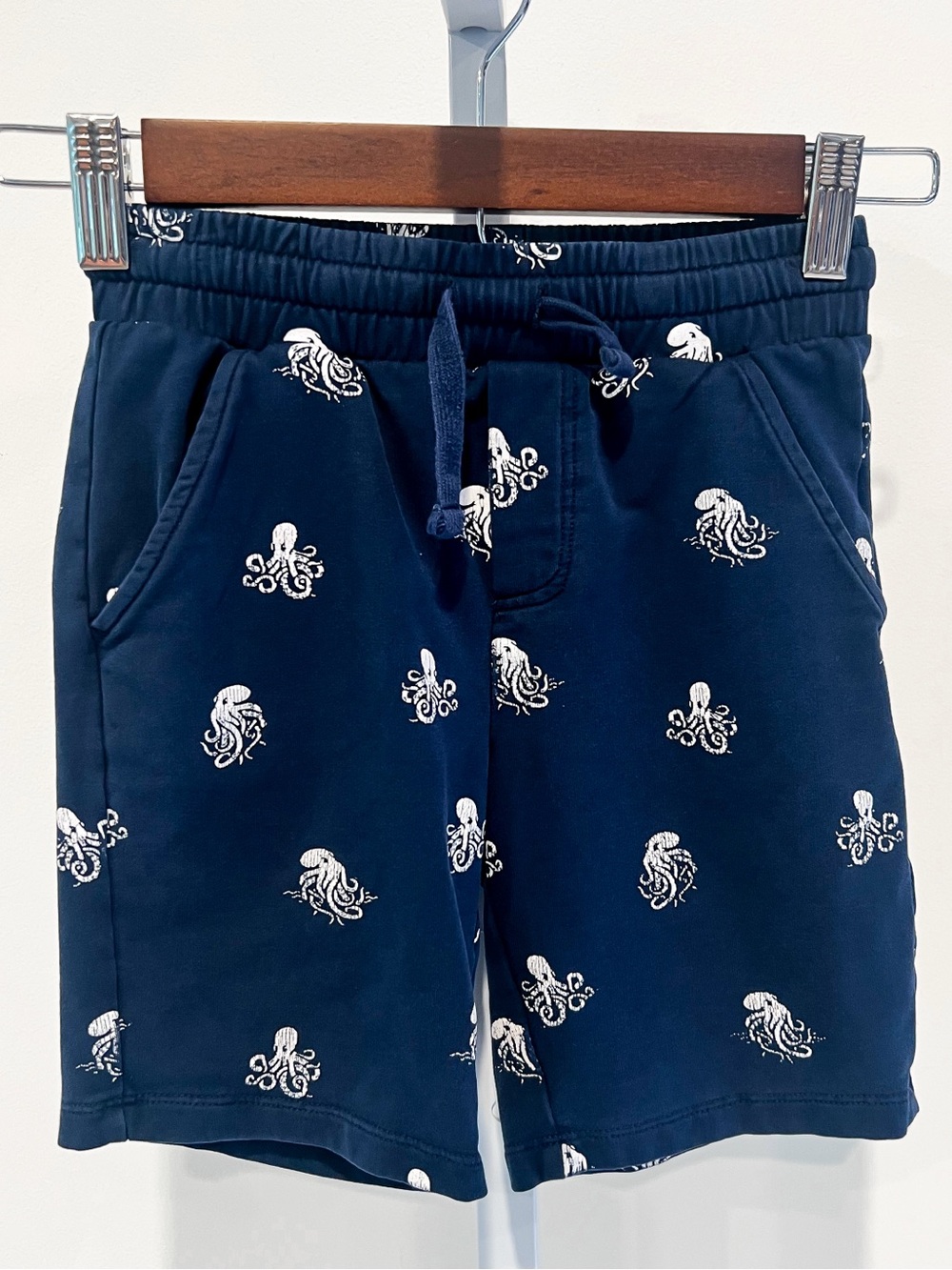 Miles the Label Navy Blue and White Octopus Print Knit Jogger Shorts Boys Sz 7